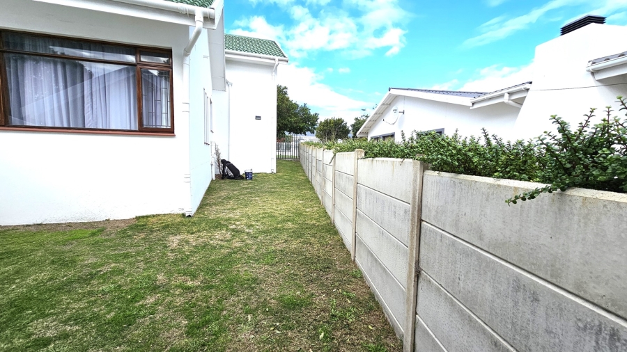 4 Bedroom Property for Sale in Bayview Western Cape